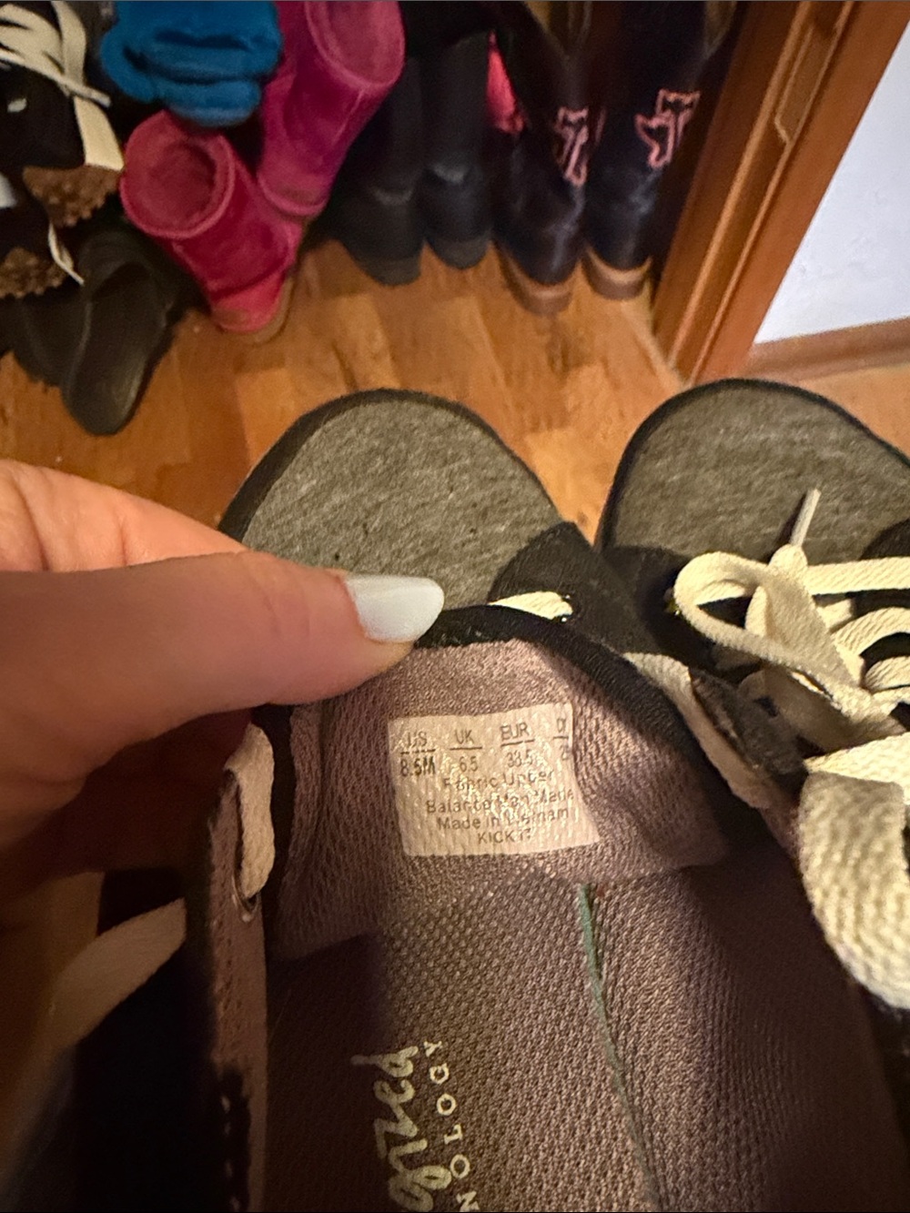 Casual Black & Gray Lace-Up Women's Sneakers - Picture 4 of 4
